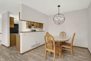 7580 13th St N, Oakdale, MN 55128 - Photo 9