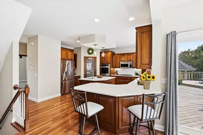 6690 Brenden Court, Chanhassen, MN 55317 - Photo 9