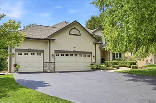 6690 Brenden Ct, Chanhassen, MN 55317 - Photo 3