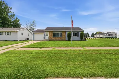 1027 Sioux Avenue, Fairmont, MN 56031 - Photo 1