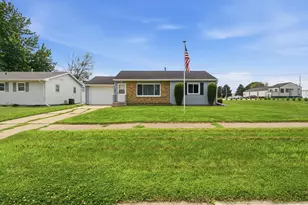 1027 Sioux Ave, Fairmont, MN 56031 - Photo 1