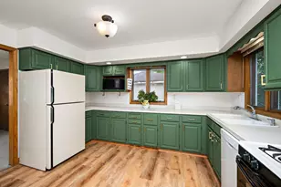 3411 Yates Ave N, Crystal, MN 55422 - Photo 9