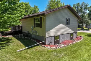 611 E Nestor St, Osakis, MN 56360 - Photo 37