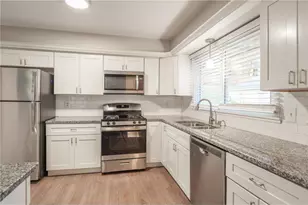 6418 Knoll St N, Golden Valley, MN 55427 - Photo 5