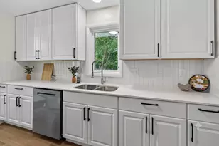 4935 Russell Ave N, Minneapolis, MN 55430 - Photo 7
