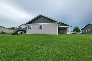 213 Century Ln, Silver Lake, MN 55381 - Photo 3