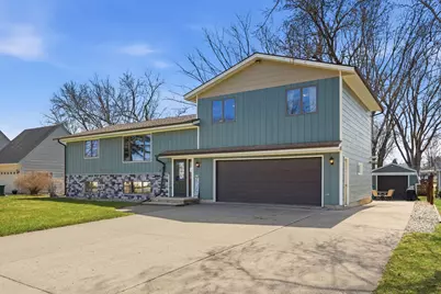 814 Craig Avenue SW, Hutchinson, MN 55350 - Photo 1