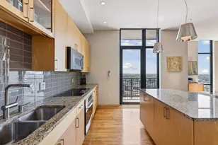 201 S 11th St, Minneapolis, MN 55403 - Photo 25