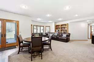 313 Wyndham Cir W, New Brighton, MN 55112 - Photo 35
