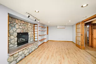319 Annapolis St E, West Saint Paul, MN 55118 - Photo 15