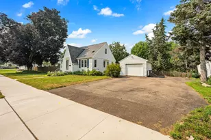 319 Annapolis St E, West Saint Paul, MN 55118 - Photo 19