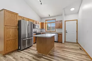 1523 Balinese St, Shakopee, MN 55379 - Photo 7