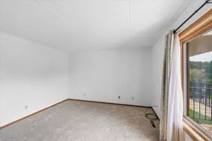 2455 Londin Ln E, Maplewood, MN 55119 - Photo 7