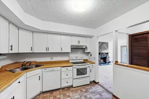 2455 Londin Ln E, Maplewood, MN 55119 - Photo 3