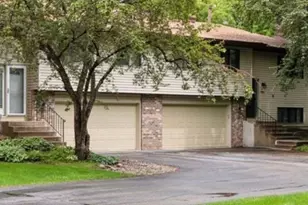 8445 Morgan Ln, Eden Prairie, MN 55347 - Photo 3
