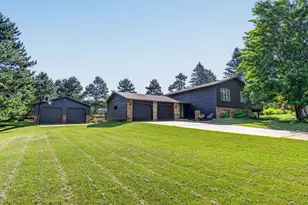 307 NE 10th St Cir, Grand Rapids, MN 55744 - Photo 5
