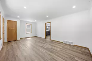 819 15th St N, Moorhead, MN 56560 - Photo 11