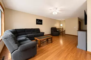 815 10th St W, Hastings, MN 55033 - Photo 3
