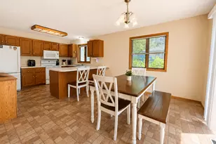 815 10th St W, Hastings, MN 55033 - Photo 5
