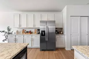 762 Stonegate Rd, Chanhassen, MN 55317 - Photo 5