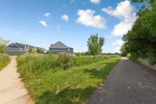 762 Stonegate Rd, Chanhassen, MN 55317 - Photo 35