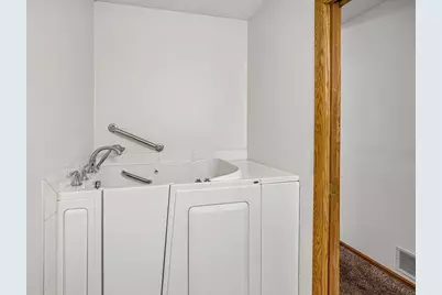 720 Oakwood Street NW, Isanti, MN 55040 - Photo 25