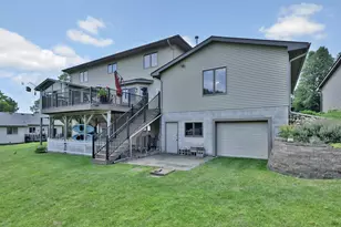 987 Demont Ave E, Maplewood, MN 55109 - Photo 3