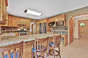 987 Demont Ave E, Maplewood, MN 55109 - Photo 13