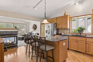 13323 Glenhaven Ct, Apple Valley, MN 55124 - Photo 9