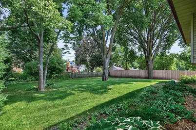 1810 Howell Street N, Falcon Heights, MN 55113 - Photo 9