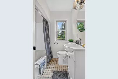 1100 Montana Avenue W, Saint Paul, MN 55108 - Photo 17