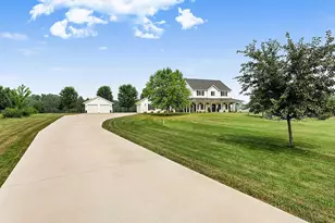 6413 Moon Light Ln, Sartell, MN 56377 - Photo 3