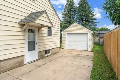 1504 4th Avenue NW, Austin, MN 55912 - Photo 5