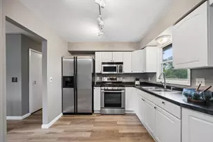 1613 Lyn-Curve Ave N, Minneapolis, MN 55411 - Photo 13