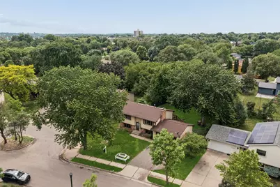 1613 Lyn Curve Avenue N, Minneapolis, MN 55411 - Photo 7
