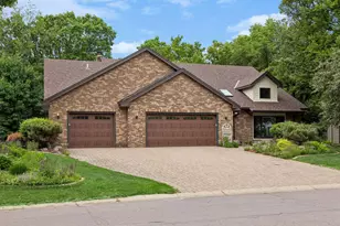 13673 Duluth Dr, Apple Valley, MN 55124 - Photo 1
