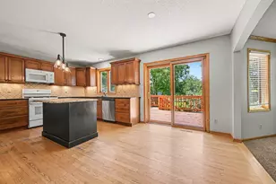 3850 Jamestown Curve, Woodbury, MN 55129 - Photo 11