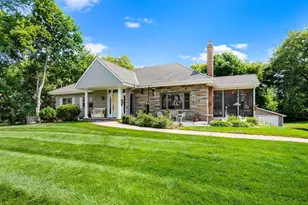 5565 Howards Point Rd, Shorewood, MN 55331 - Photo 1
