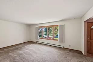11006 Radisson Dr, Burnsville, MN 55337 - Photo 9