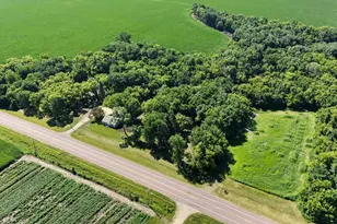 29499 390th St, Le Sueur, MN 56058 - Photo 1