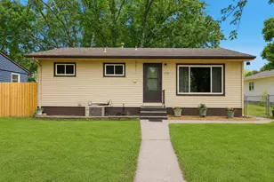 1122 12th Ave SE, Saint Cloud, MN 56304 - Photo 1