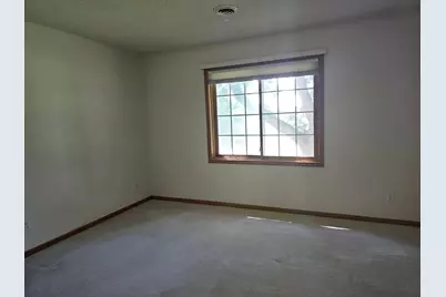 2206 10th Avenue SE, Willmar, MN 56201 - Photo 7