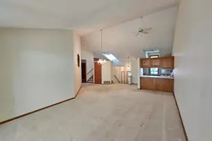 2206 10th Ave SE, Willmar, MN 56201 - Photo 3