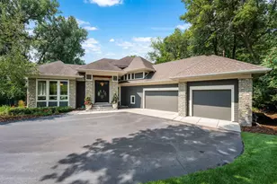 15 Queensland Ln N, Plymouth, MN 55447 - Photo 59