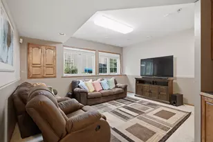 15016 Viewcrest Ln, Burnsville, MN 55306 - Photo 11