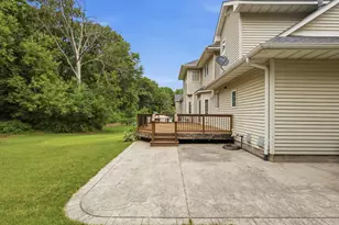 15016 Viewcrest Ln, Burnsville, MN 55306 - Photo 17