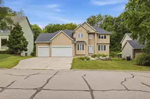 15016 Viewcrest Ln, Burnsville, MN 55306 - Photo 13