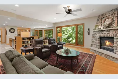 2934 Canyon Road, Chaska, MN 55318 - Photo 11