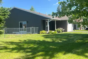 1300 Honeysuckle Ln SE, Cambridge, MN 55008 - Photo 3