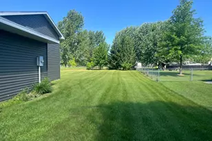 1300 Honeysuckle Ln SE, Cambridge, MN 55008 - Photo 5